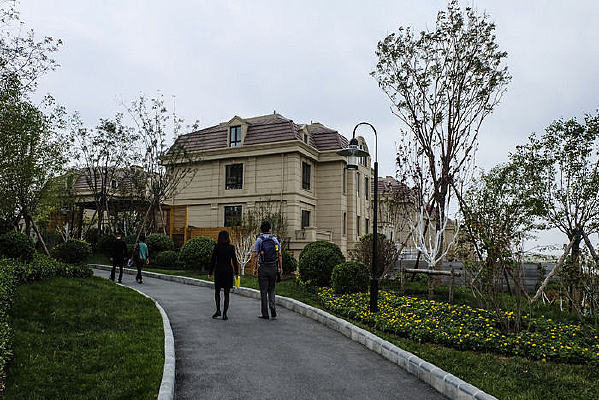 ���ű���