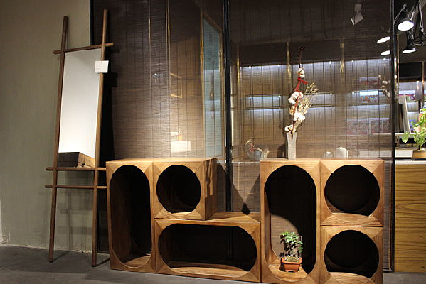 ʵľ�����뾵��