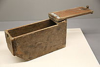 ��ɫ����