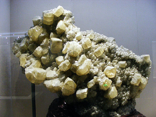 ���η���ʯ