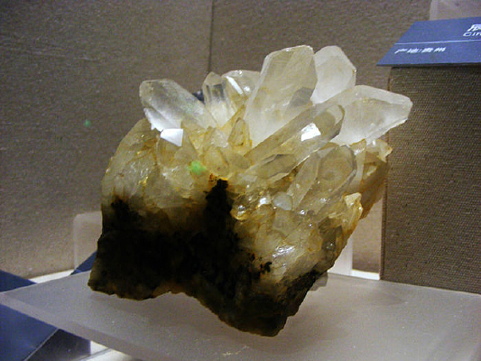 ���η���ʯ