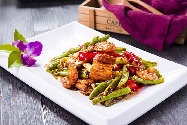 ��ɫС����