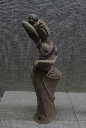 �ɵ�������Ů