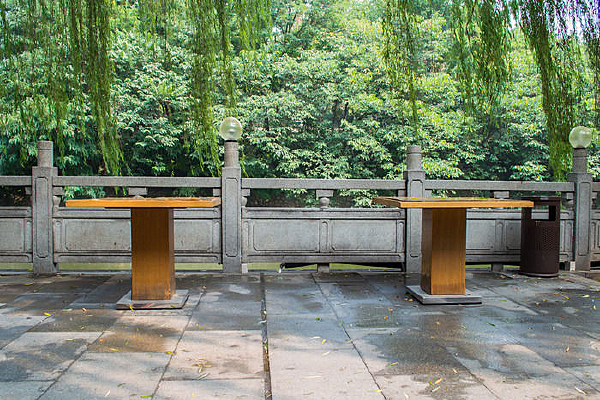 ��԰����