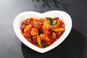 ���չ���