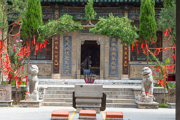 ���и�������