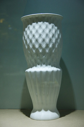 ��ɫ��Ͳ����ƿ