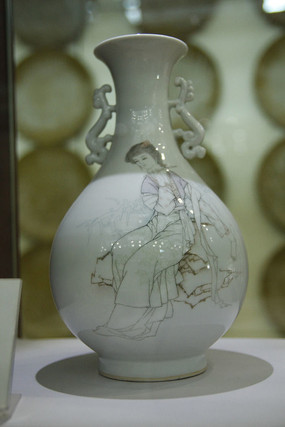 �ʻ�Ů��˫��ƿ