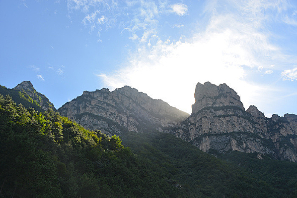 ���͵�̫��ɽ��