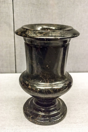 ��ɫ������