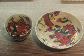 �����ʹ�ǽ���Ʊ���