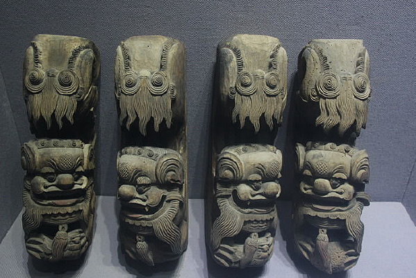 ���ʨ��б��