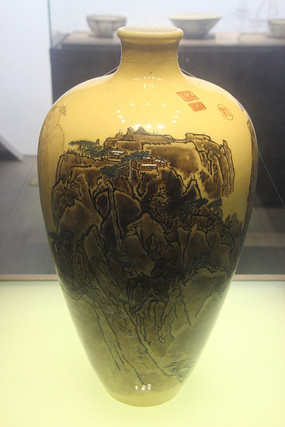 ɫ��ɽ�岢��ͼ÷ƿ