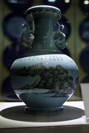 ɽˮ˫����ƿ