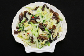 �ҳ���ľ���Ͳ�