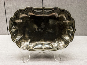 ��������