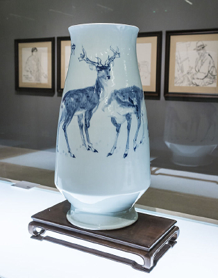 ��¹ͬ���໨��ƿ