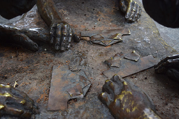 �������