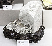 �ͻ�˹̹��ʯ��ˮ��