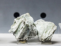 ����˹��ʯ