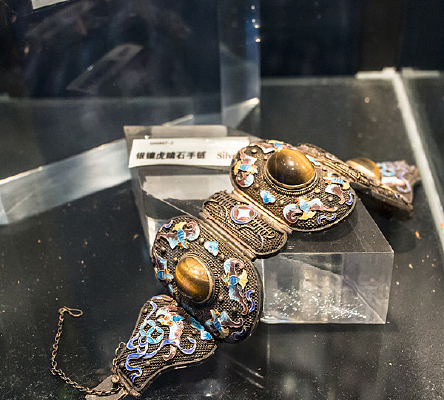 ���⻢��ʯ����