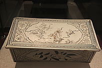 �δ��׵غڻ��������