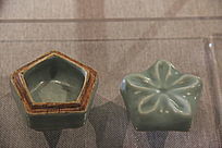 ������ȪҤ�������λ�����С�Ǻ�