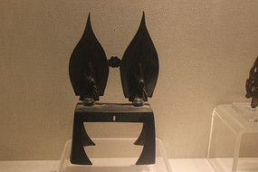 ���˫��ͭ��