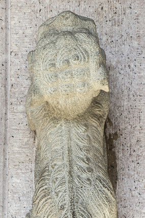 ���ϵ�ʯʨ��