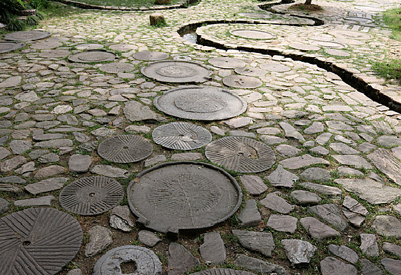 ��԰ʯĥ�̵��澰��