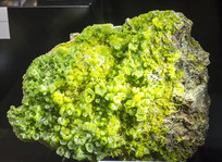 ����Ǧ�󾧴�