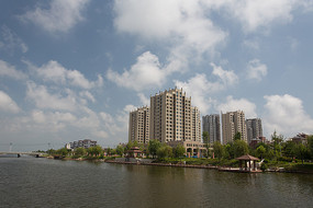 ˮ�ߵĸ߲㽨��