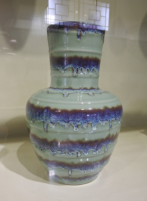 ����ɫ��ƿ