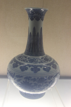 �໨��֦������ƿ