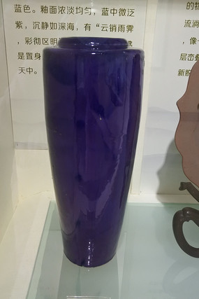 ��ɫ����