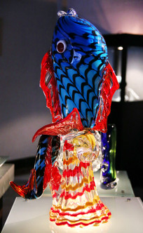 ��ɫ����