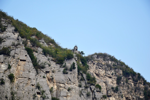 ��ɫʯͷɽ��ͼƬ