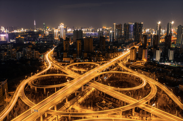 �人����·����