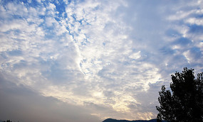 б���е��Ʋ�ͼƬ