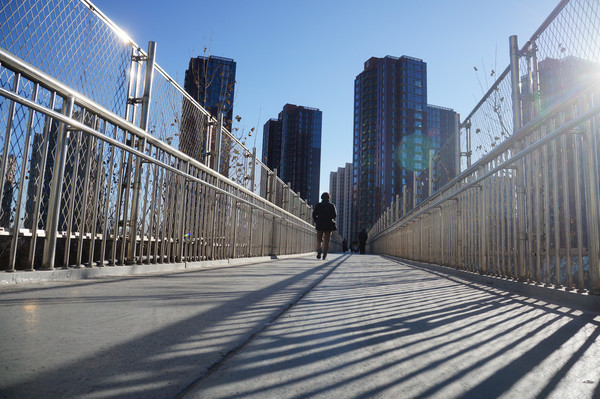 ��Ӱ�µ�¥��