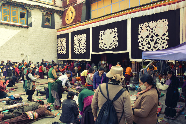 ����������