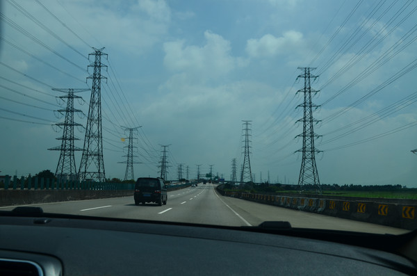 ���ٹ�·���ߵĸ�ѹ���߸�