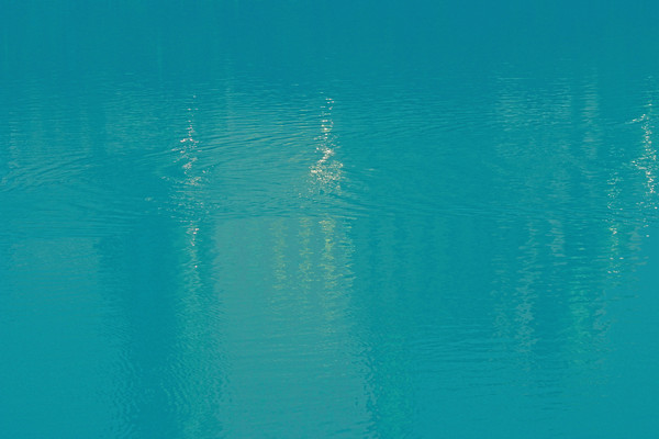 ��ɫˮ�Ʊ���