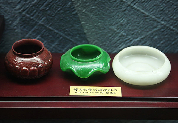 �����ɽ����ˮة