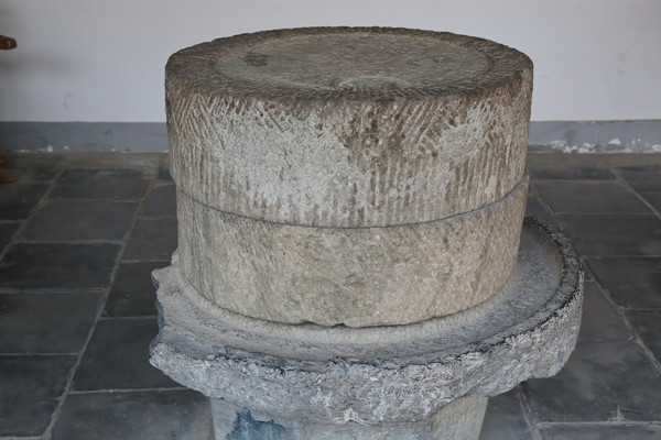 ��ʯʯ��ʯĥ