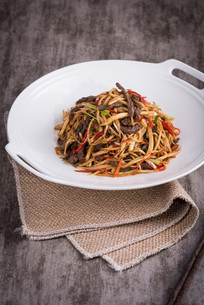 ������˿