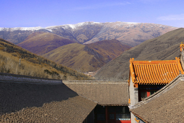 ��������ɽ����ɫ