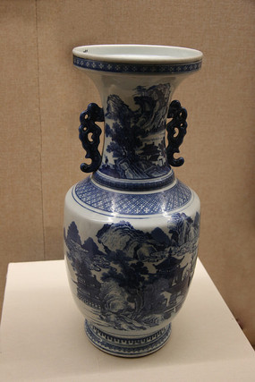 ���Ǭ¡�໨ɽˮ˫����ƿ