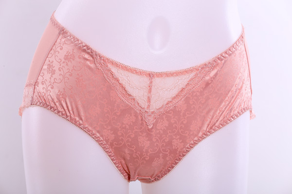 �ַ۵�Ůʿ���µ׿�