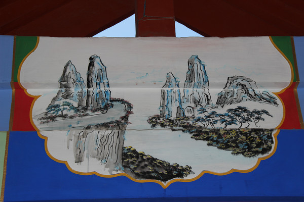 ɽ������������